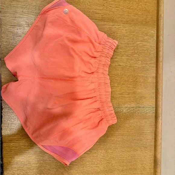 Lululemon Hotty Hot 2.5 inch shorts in cute bright coral pink shorts - Picture 2 of 3